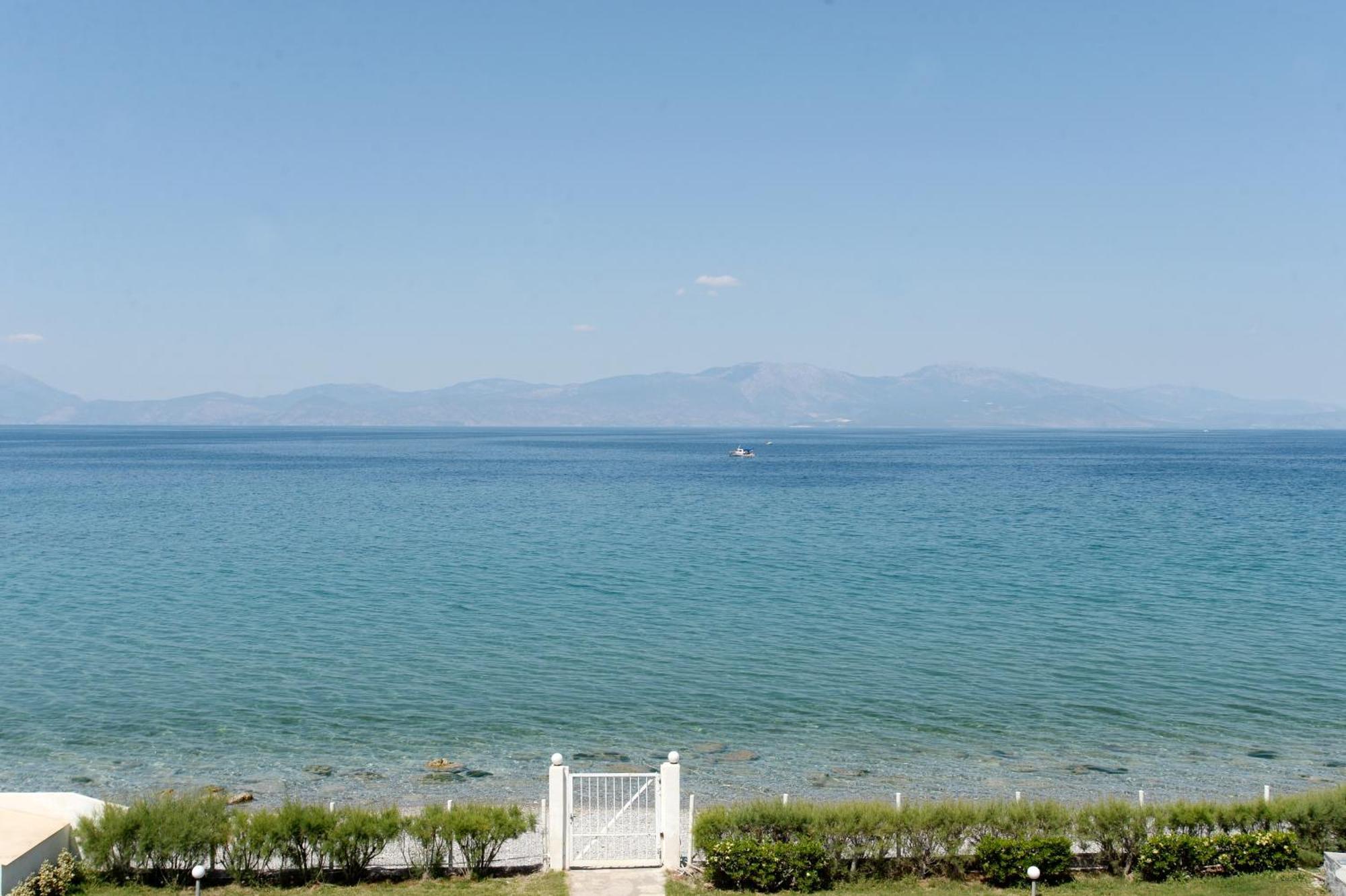 Antorina Beachfront Villas With Private Pools Kamari  Exterior foto