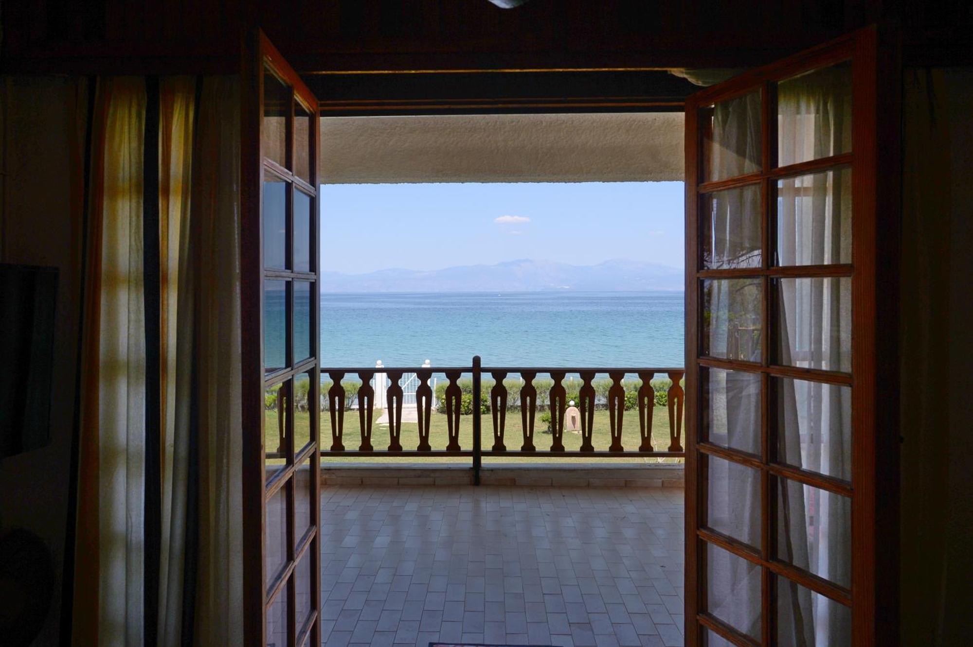 Antorina Beachfront Villas With Private Pools Kamari  Exterior foto